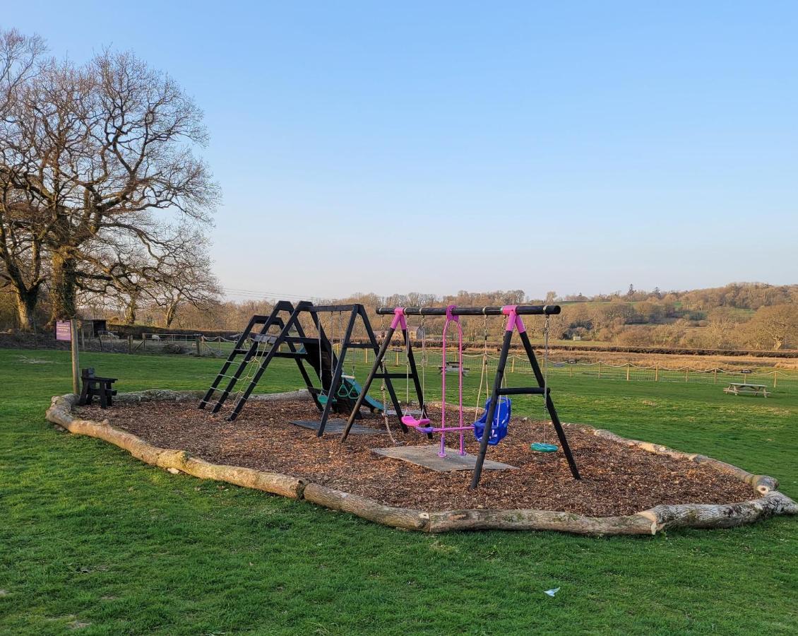 Couette-café Family Or Romantic Break, On Our Smallholding Close To