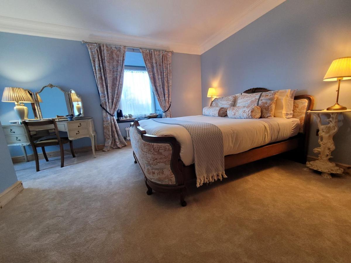 Hideaway Escapes: With Animal Encounters In Pembrokeshire Bed & Breakfast