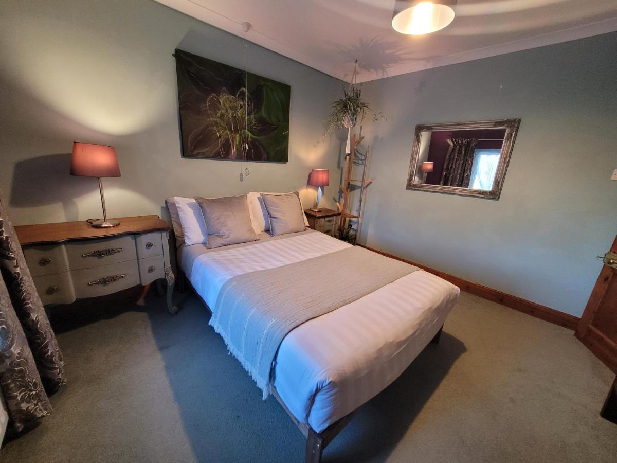 Hideaway Escapes: With Animal Encounters In Pembrokeshire *