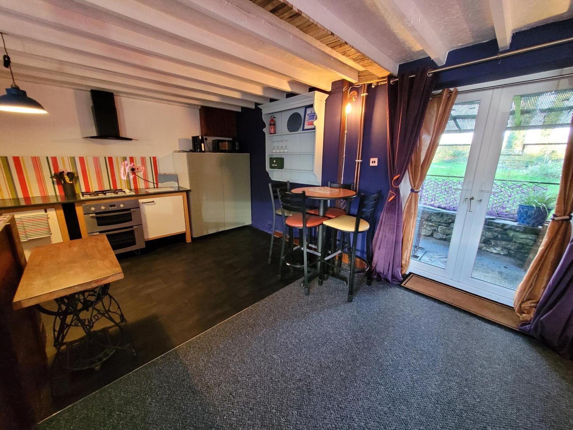 Hideaway Escapes: With Animal Encounters In Pembrokeshire *
